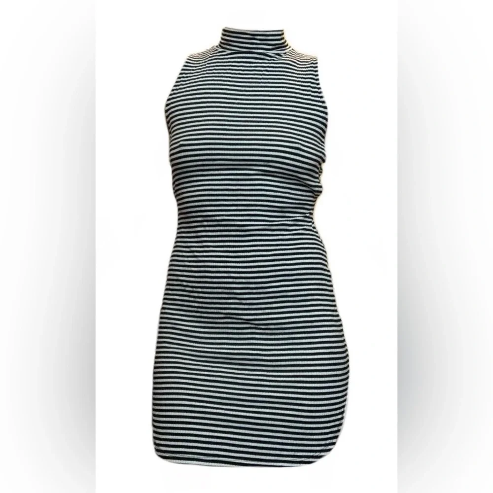 Papaya B&W Striped Dress, Soft Stretchy Black and White - Picture 6 of 10